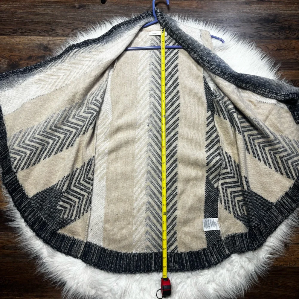 Sleeping on Snow Wool Blend Open Front Sleeveless Fringe Edge Cardigan size XS/S